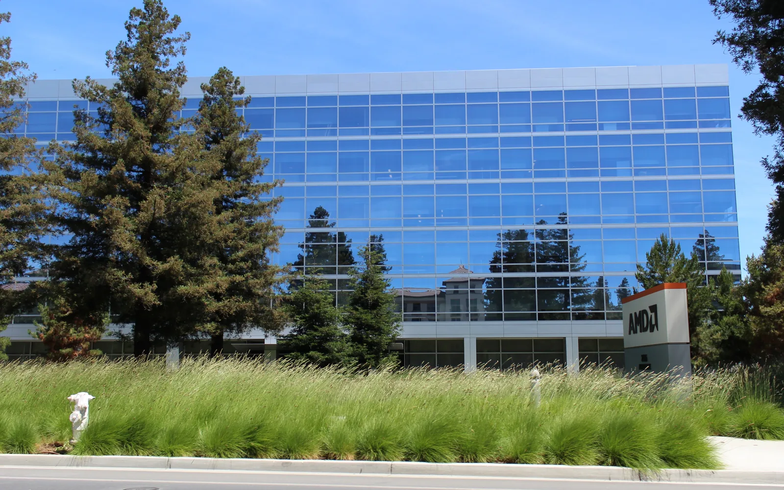 Tech industry headquarters building in Santa Clara